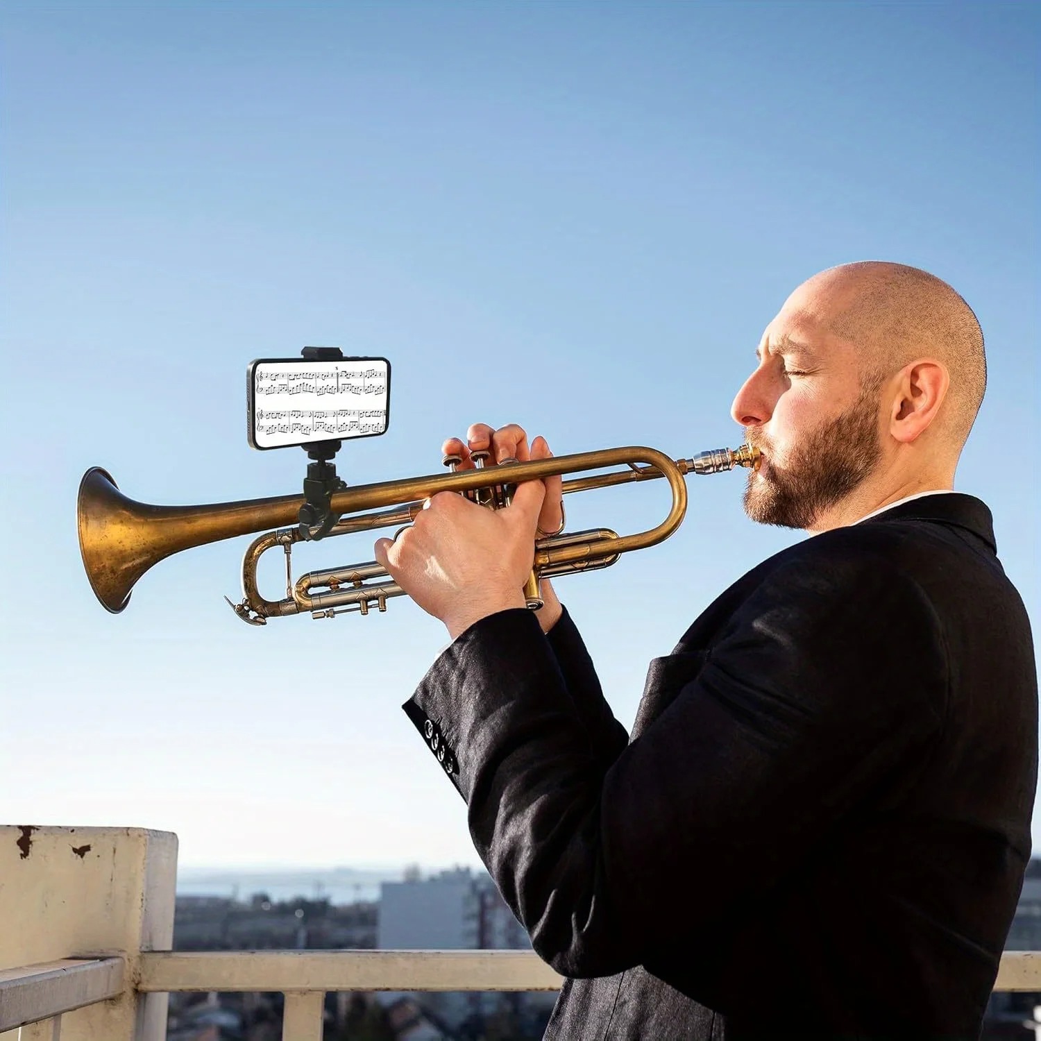 حامل هاتف معدني على شكل آلة مو - مراجعة Musical Instrument Horn وسعره